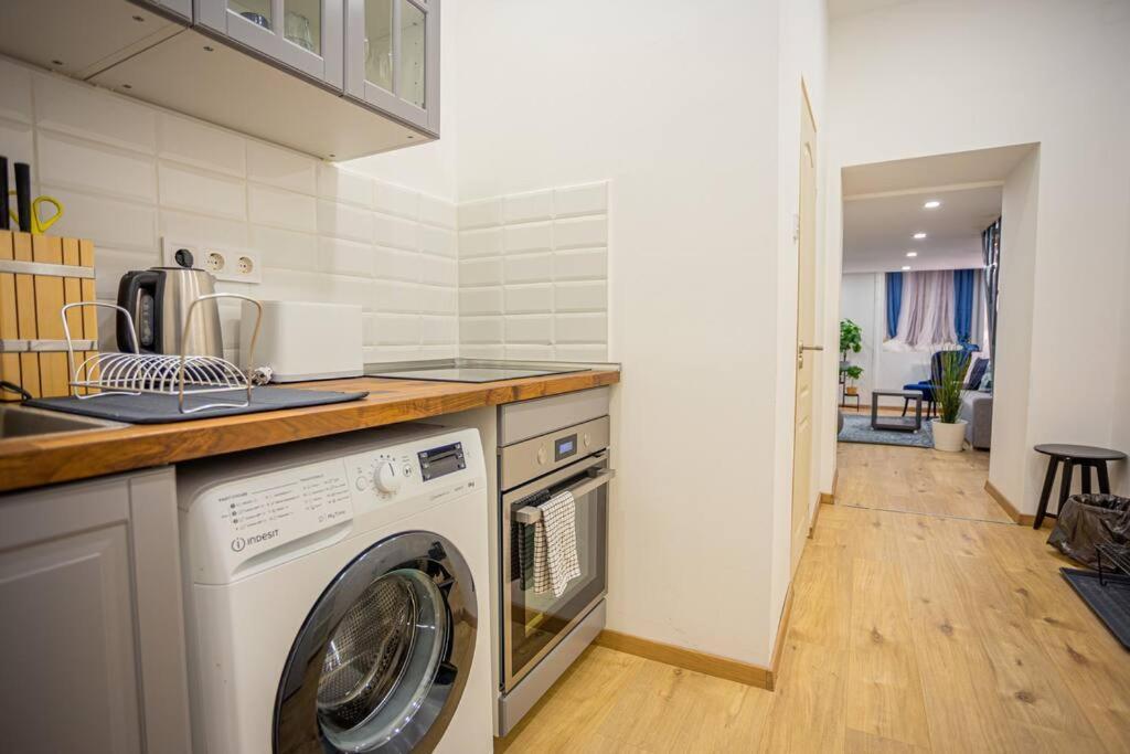 Appartement Cosy Flat In The Dob Street - Sapphire à Budapest Extérieur photo